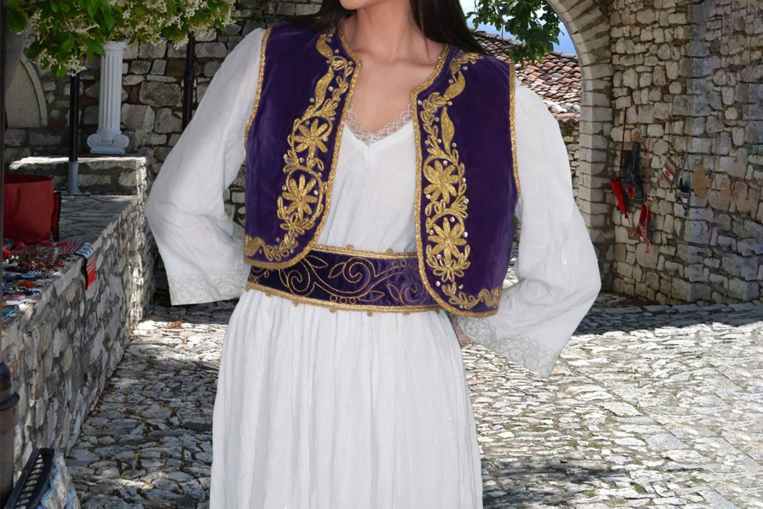 Tirana: Traditionell fotografering i albanska dräkter