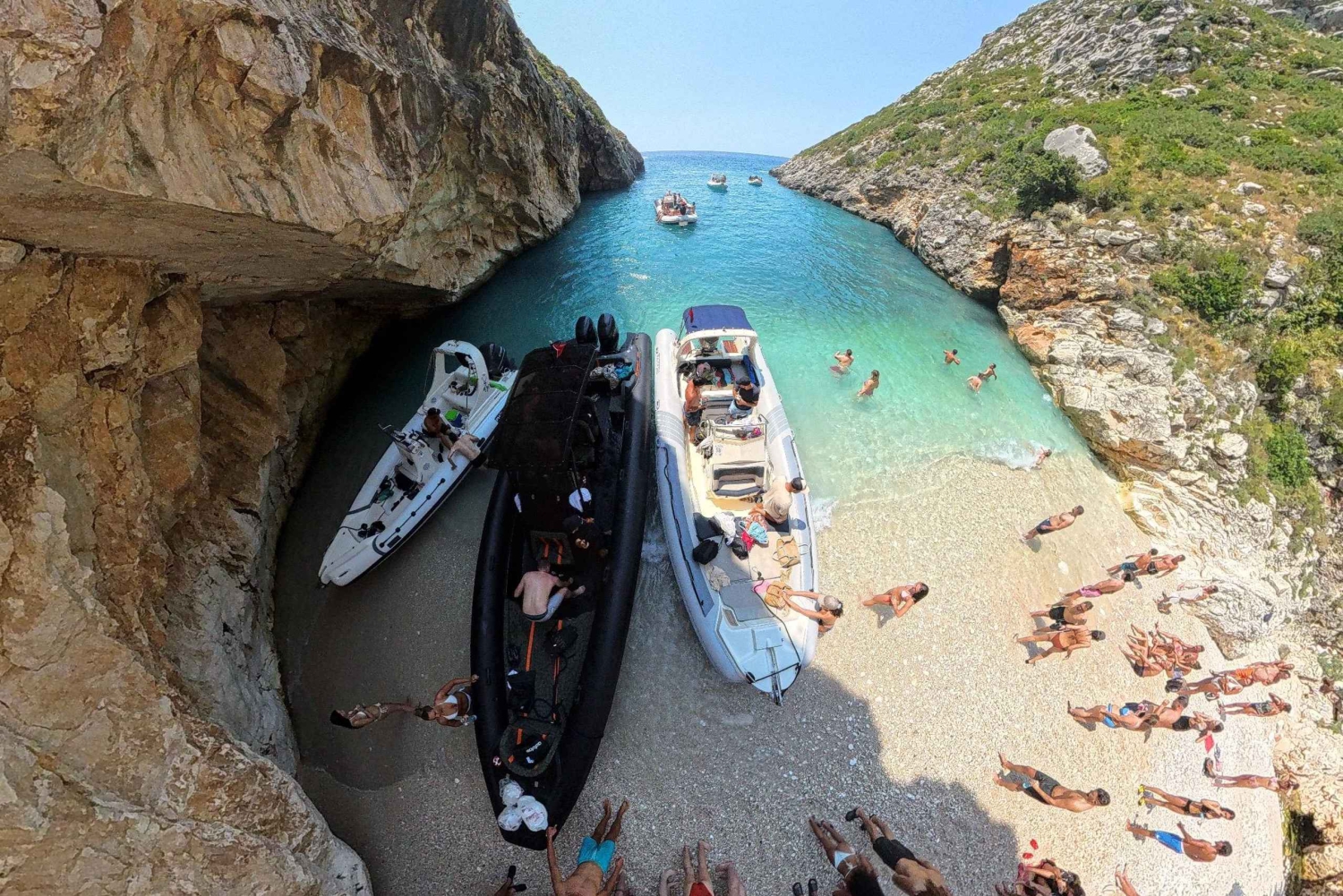 Vlore: Äventyr till Blue Gem Cave och utforskning av Grama Bay