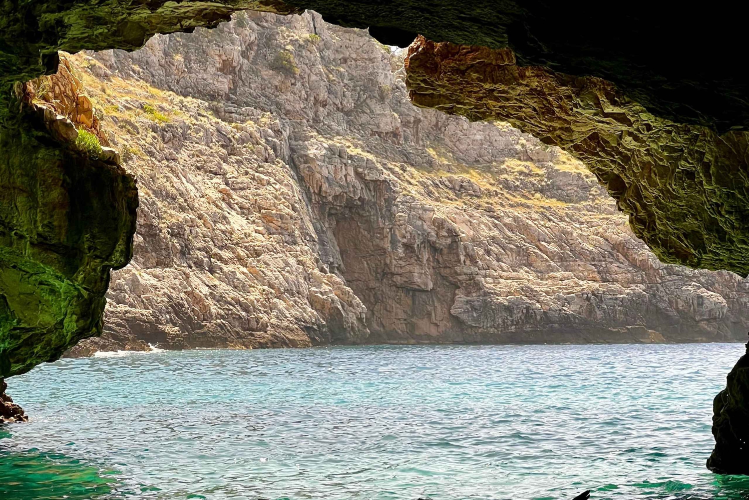 Vlore: Dafina-Höhle und Haxhi-Ali-Höhle: Geführte Schnellboot-Tour