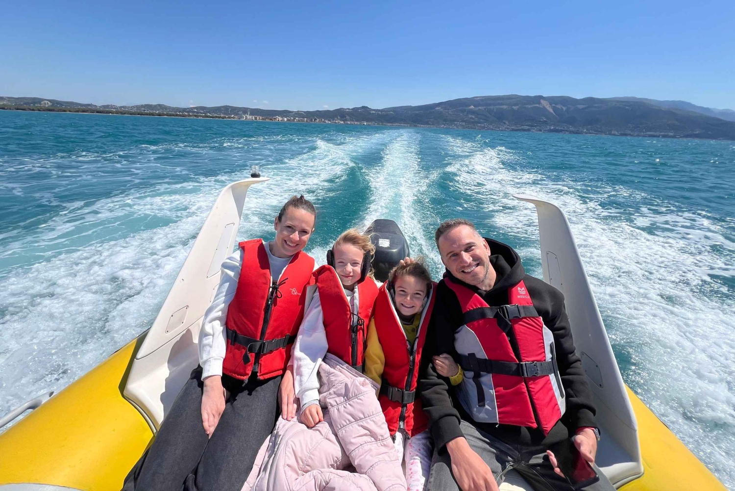 Vlore: Erkunde die Insel Sazan und die Haxhi-Ali-Höhle mit dem Schnellboot