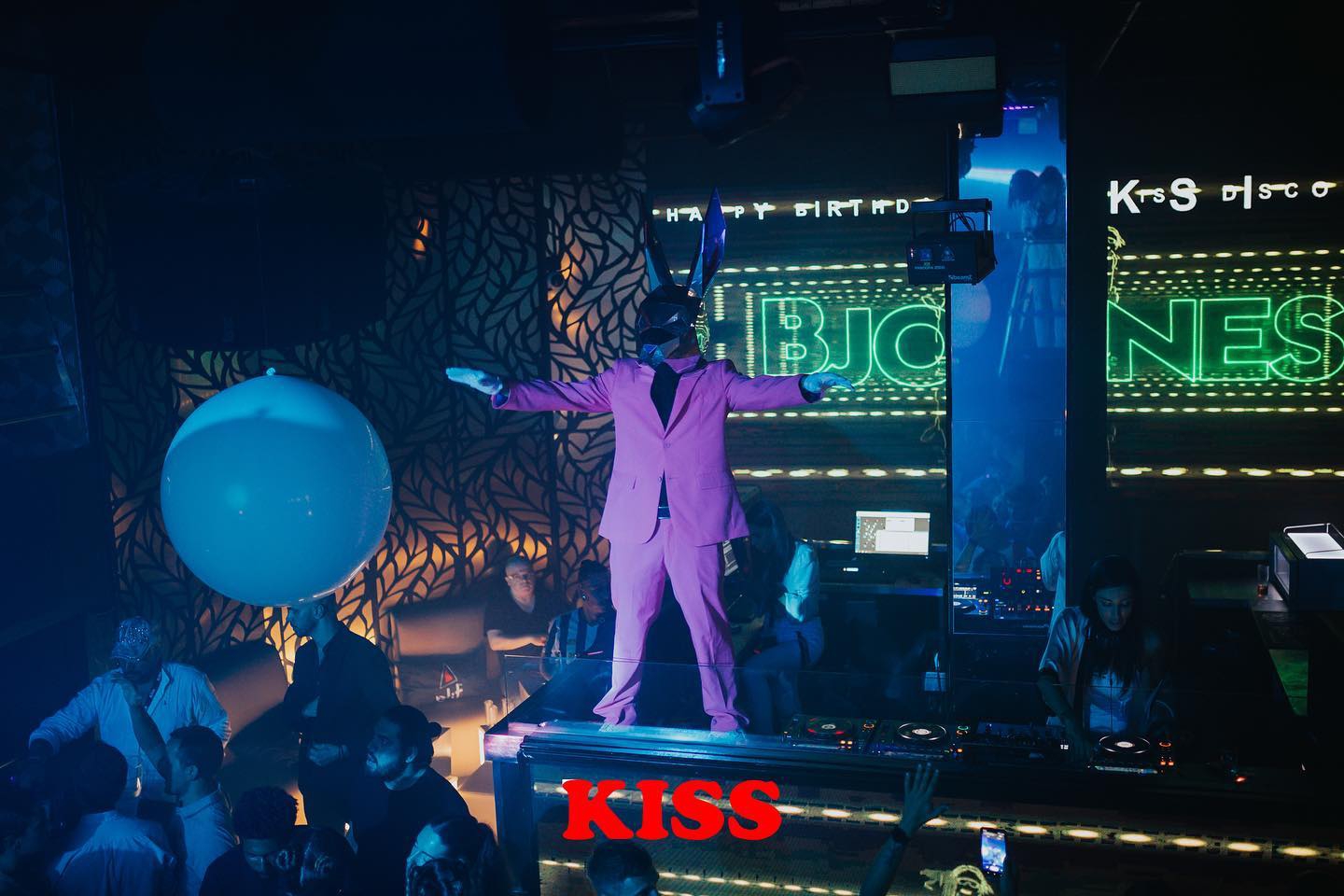 Kiss Nightclub