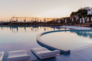 Beach Club Vale do Lobo and WELL Beach & Watersports