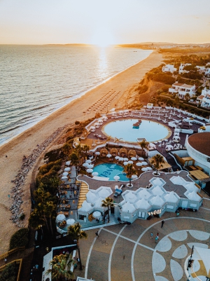 Beach Club Vale do Lobo and WELL Beach & Watersports