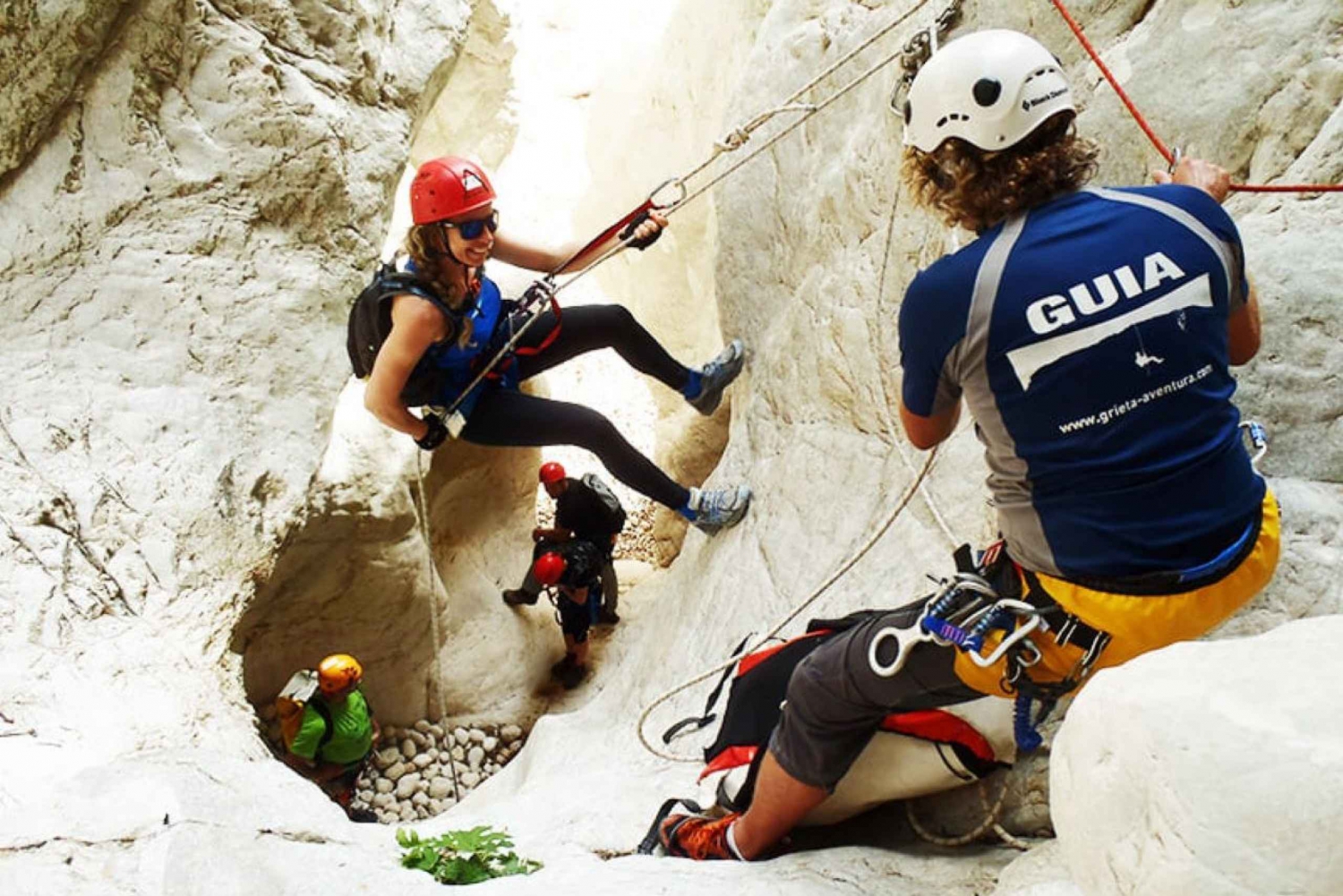 Аликанте: опыт каньонинга с гидом в ущелье ада