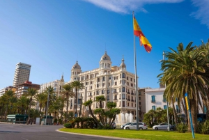 Tour a pie por Alicante: monumentos y vida local