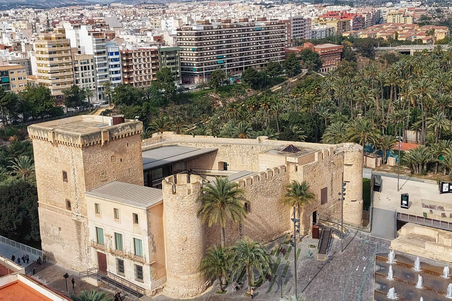 Elche: passeio a pé pelo centro histórico e pelo jardim botânico Huerto de Cura