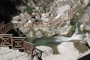 Индивидуальный туризм: водопады Алгар на автомобиле