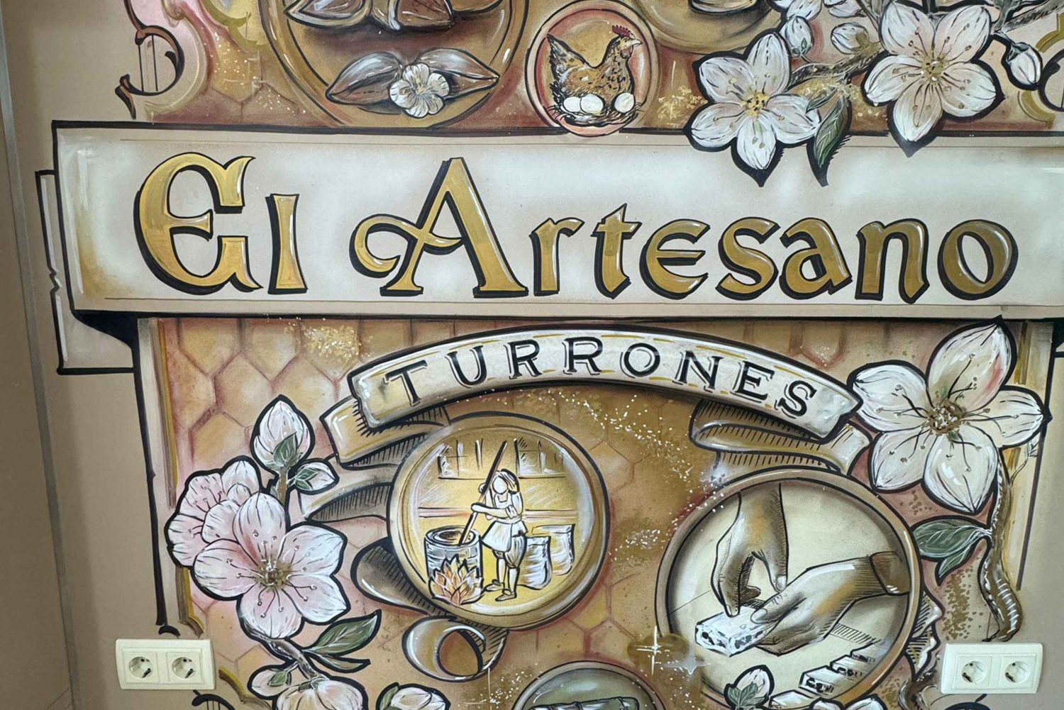 Хихона: посещение фабрики туррона с дегустацией и пещеры Канелобре