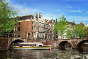 Ámsterdam: paseo en barco por el canal con stroopwafel holandés gratis