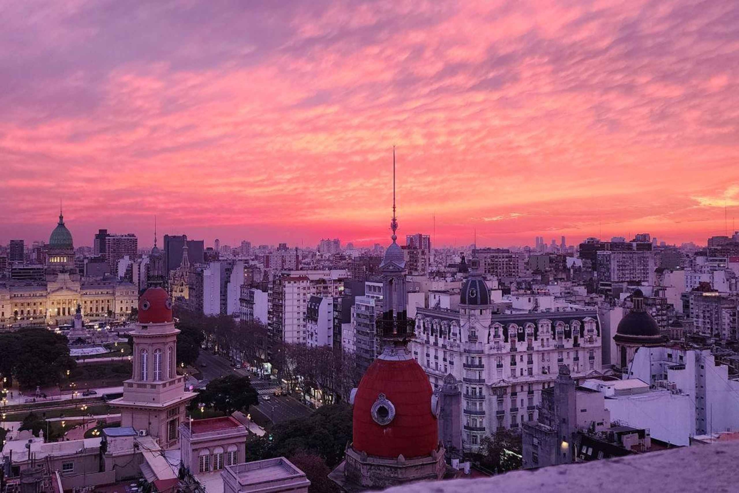 Buenos Aires: tapas e drink sulla terrazza del Palacio Barolo