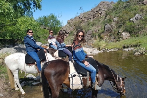 Córdoba: Paseo a caballo con almuerzo barbacoa