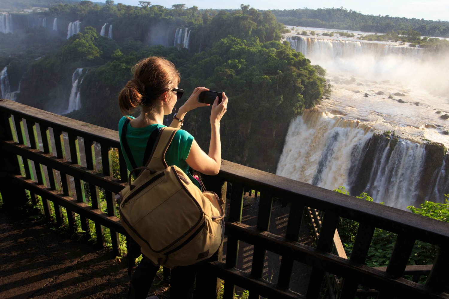 Puerto Iguazú: Iguazun putousten retki veneellä ja safarilla