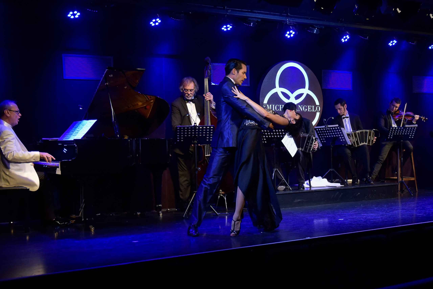 Michelangelo: Spettacolo di tango e folclore con cena opzionale