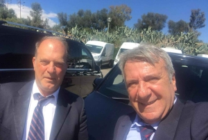 Atenas Tour de medio día en limusina y comida tradicional griega