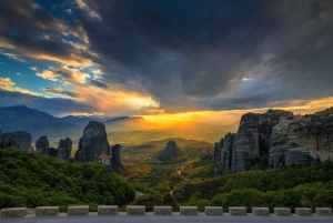 Athens: Meteora Monasteries & Caves Day Trip & Lunch Option