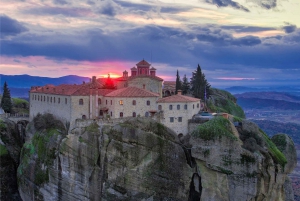 Athens: Meteora Monasteries & Caves Day Trip & Lunch Option