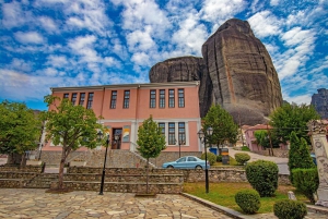 Athens: Meteora Monasteries & Caves Day Trip & Lunch Option