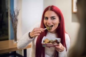 Athen: Vegansk lokal gademad med guide på en vandretur