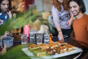 Athen: Vegansk lokal gademad med guide på en vandretur