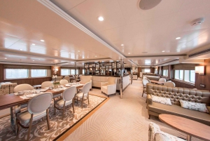 Афины: Круиз по Сароническим островам с VIP-местами и обедом