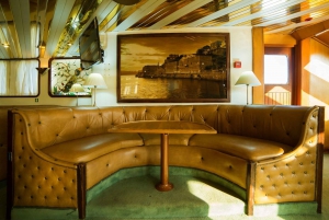 Афины: Круиз по Сароническим островам с VIP-местами и обедом