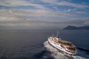 Афины: Круиз по Сароническим островам с VIP-местами и обедом