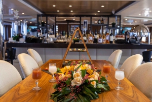 Афины: Круиз по Сароническим островам с VIP-местами и обедом