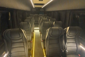 Łatwy transfer vanem i minibusem: lotnisko w Atenach do portu Rafina