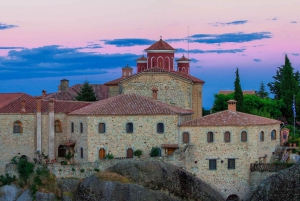 From Athens: 3-Days Meteora with small size local tours