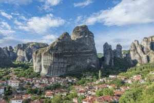 From Athens: 3-Days Meteora with small size local tours