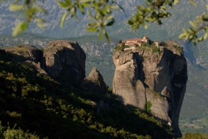 From Athens: 3-Days Meteora with small size local tours