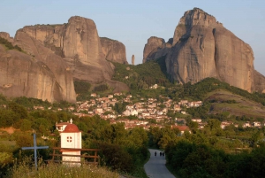 From Athens: 3-Days Meteora with small size local tours