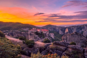 From Athens: 3-Days Meteora with small size local tours