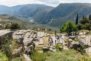 From Athens: Day Trip to Delphi and Arachova