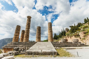 From Athens: Day Trip to Delphi and Arachova