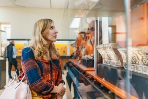 From Athens: Day Trip to Delphi and Arachova