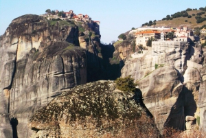 From Athens: Delphi and Meteora 2-Day Tour with Hotel