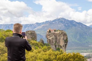 From Athens: Meteora Monasteries Bus Tour and Hidden Caves