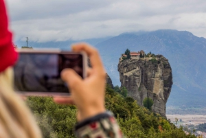 From Athens: Meteora Monasteries Bus Tour and Hidden Caves