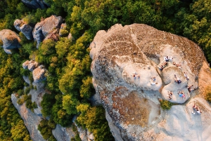 From Athens: Meteora Monasteries Bus Tour and Hidden Caves
