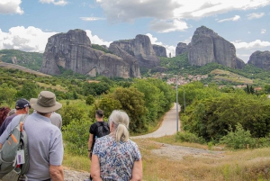 From Athens: Meteora Monasteries Bus Tour and Hidden Caves