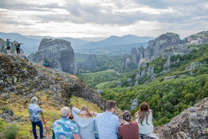 From Athens: Meteora Monasteries Bus Tour and Hidden Caves