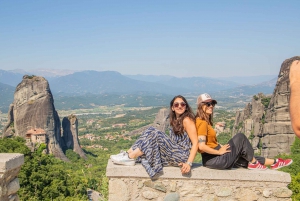 From Athens: Meteora Monasteries Bus Tour and Hidden Caves