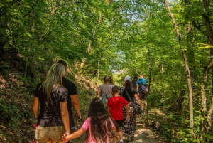 From Athens: Meteora Monasteries Bus Tour and Hidden Caves