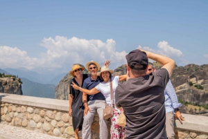 From Athens: Meteora Monasteries Bus Tour and Hidden Caves