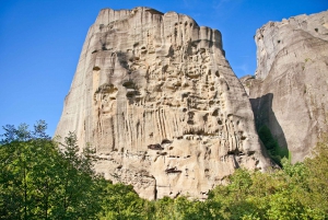 From Athens: Meteora Monasteries Bus Tour and Hidden Caves