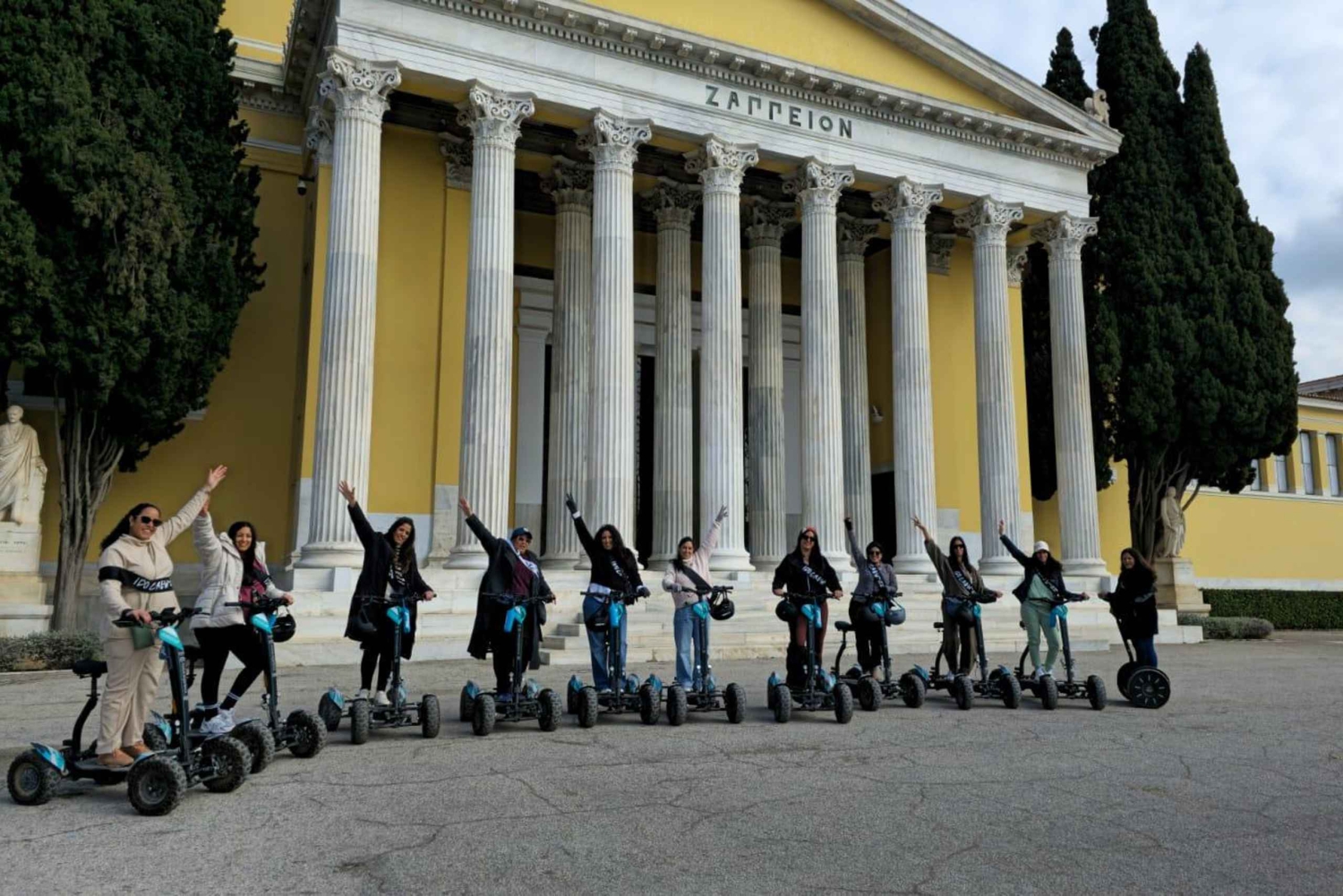 Modernes Athen mit dem Elektro-ATV-Roller