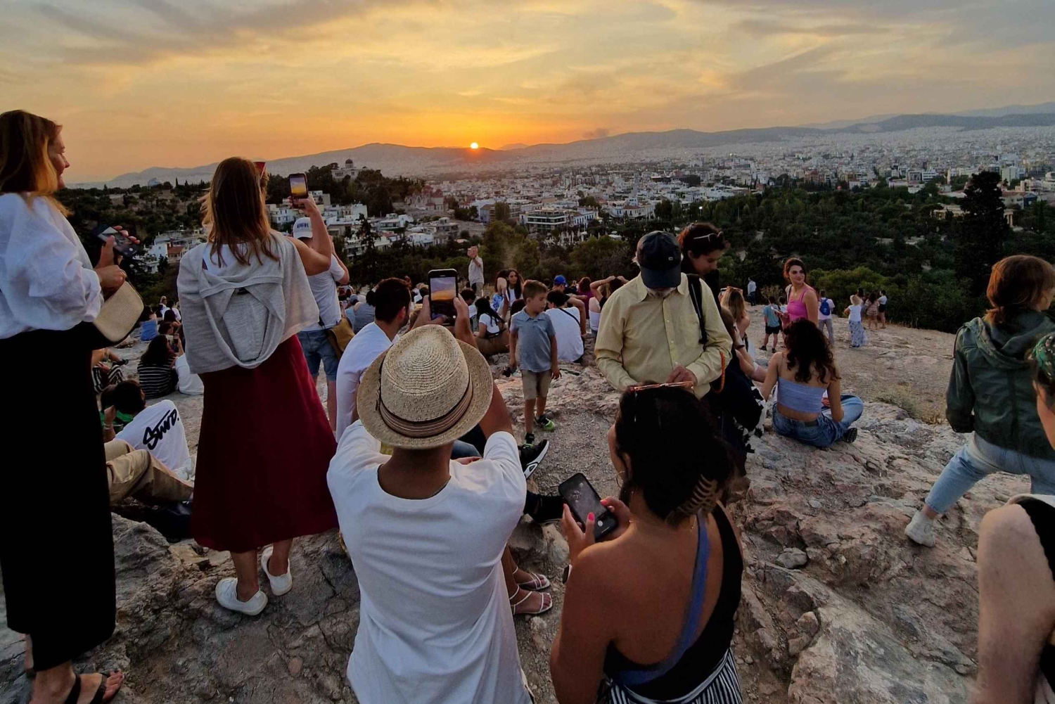 Caminhe pela Atenas antiga e moderna