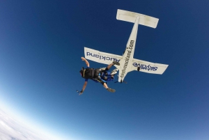 Auckland: Tandemfallschirmsprung aus 13000, 16000 oder 18000 Fuß Höhe