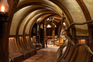 Auckland: Hobbiton Movie Set & Te Puia – tur i liten grupp
